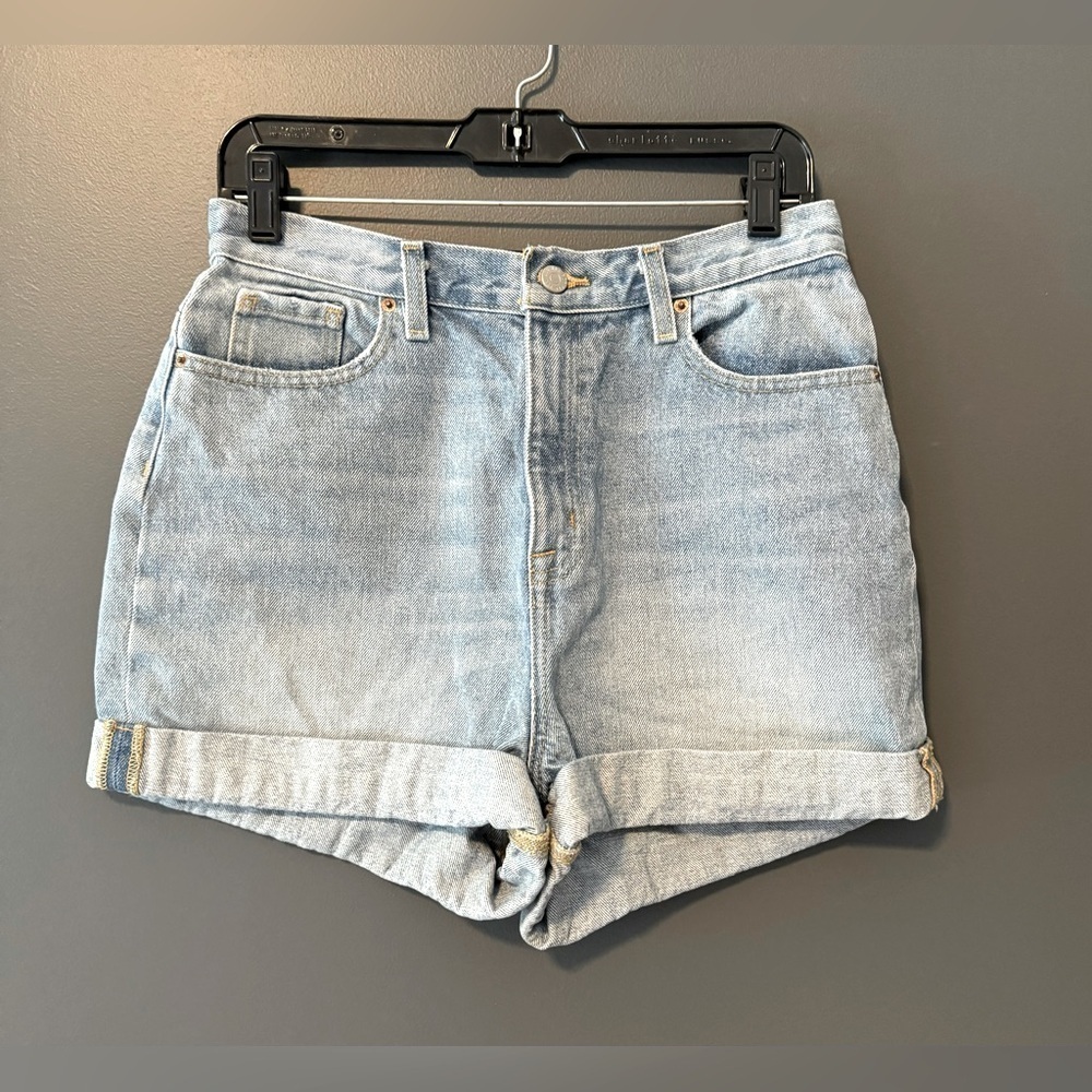 BDG Urban Outfitters Denim Hugh Waisted Mom Jean Shorts. Size 29. 90s